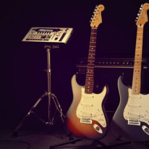 En este curso abordaremos de manera intensiva el estudio de la técnica de la  técnica del Tapping en la Guitarra Eléctrica