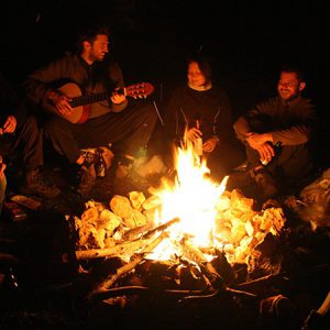 Este curso online está dirigido a todas esas personas que siempre han querido tocar la guitarra. Aprende a tocar la guitarra rápido y fácil