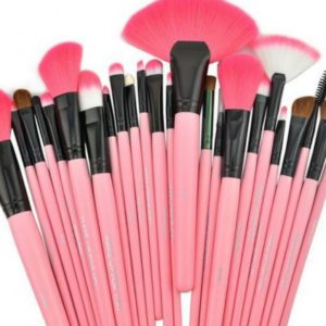 Aprende la técnica, trucos y consejos para realizar un maquillaje de día digno de una maquilladora profesional de éxito