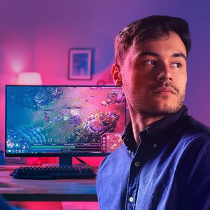 Junto a Future, coach profesional de League of Legends, descubrirás cómo tener dominio de los elementos del juego, aplicando táctcias y análisis en tus jugadas, lo que te convertirá en un jugador de categoría para las partidas más competitivas en el mundo de los E-Sports. Importante: Los archivos adjuntos y videos insertados están en la versión 9.20 del juego.