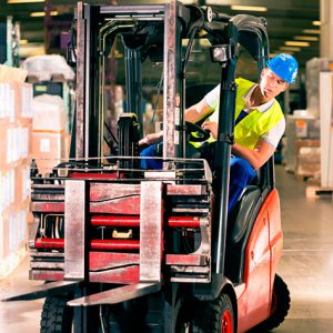 Título oficial y carnet de Carretillero Habilita a 8 Tipos de Maquinas: Frontal + Retráctil + Recogepedidos + Lateral + Bilateral + Trilateral + Apilador + Telescópica. Válido ante la inspección laboral y ETT en toda España Actualizado con la normativa COVID-19 (coronavirus) Multisectorial para diversas actividades laborales. Envío completamente gratis y al instante.